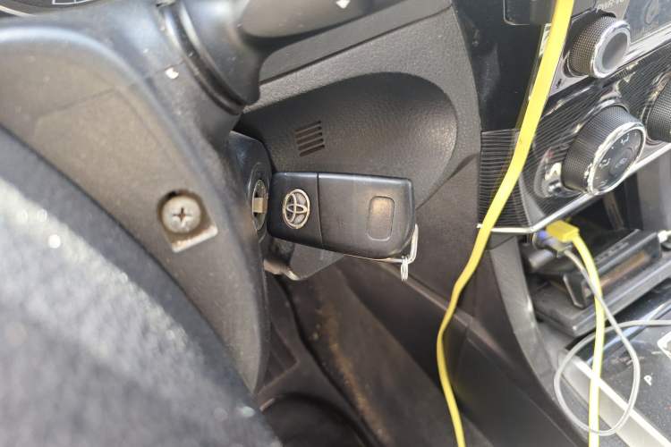 Used Toyota Corolla 2014 1.6L CVT GL-i Vehicle Key