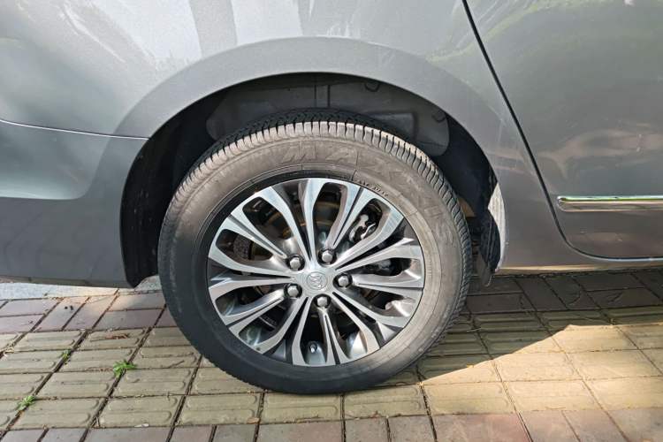 Used Buick GL8 2021 Land Cruiser Executive Class 652T Luxury Model
