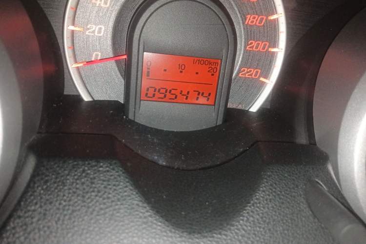 Used Honda Fit 2011 1.3L automatic comfort version
