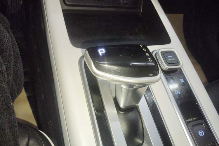 Used Hyundai ix35 2023 Musso 2.0L Deluxe Edition DLX
