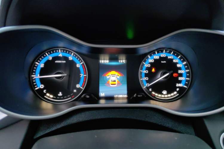 Used Geely Auto Emgrand 2019 Leading Edition 1.5L Manual Luxury Model China VI Standard Instrument Cluster