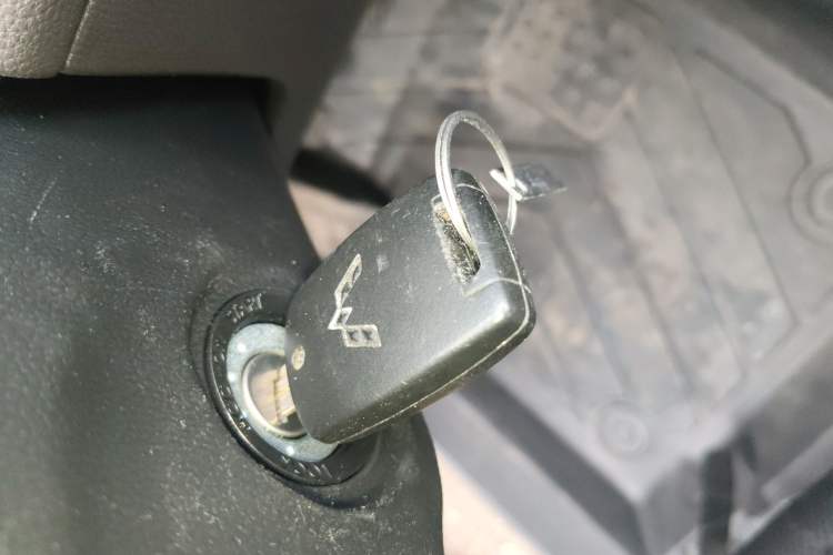 Used Wuling Hongguang V 2022 1.5L Jingqu Version Hydraulic Power Steering LAR