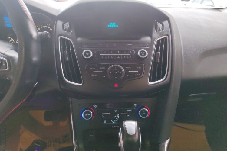 Used Ford Focus 2015 Hatchback 1.6L Automatic Fashion Edition