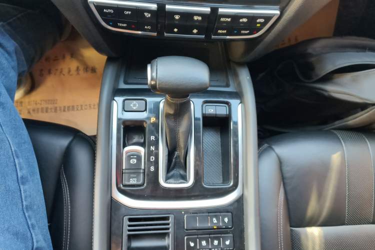 Used GAC Trumpchi GS8 2019 390T Two-Wheel Drive Luxury Smart Connectivity Version (7 Seats) Gear Lever