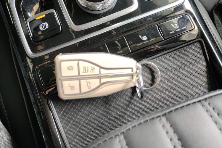 Used Hongqi HS5 2022 Revised Version 2.0T Smart Connect Flagship Edition
