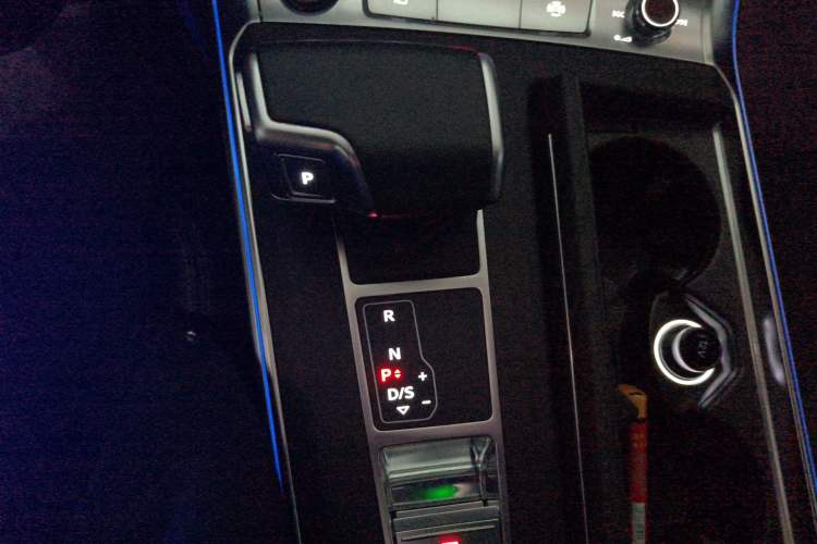 Used Audi A6L 2024 55 TFSI quattro Prestige Dynamic Edition Gear Lever