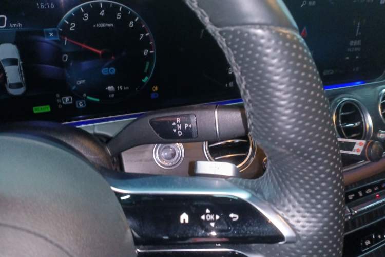 Used Mercedes-Benz E-Class New Energy 2022 Restyled E 350 e L Plug-in Hybrid Sports Sedan
