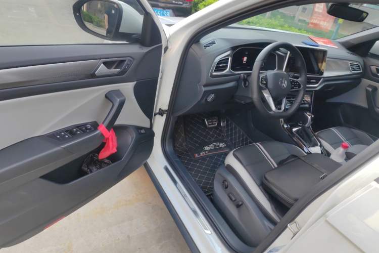 Used Volkswagen T-ROC 2024 300TSI DSG Two-Wheel-Drive Chen Guang Edition