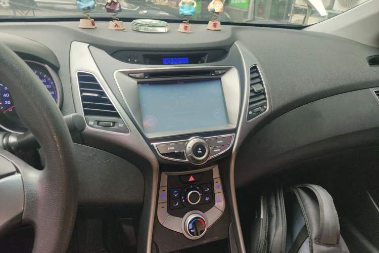 Used Hyundai Elantra (5th Generation / Langdong) 2015 1.6L Automatic Fashion Model Audio And AC Panel