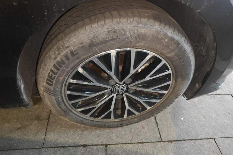 Used Volkswagen Sagitar 2021 200TSI DSG Comfort Connect Edition Right Front Wheel Hub