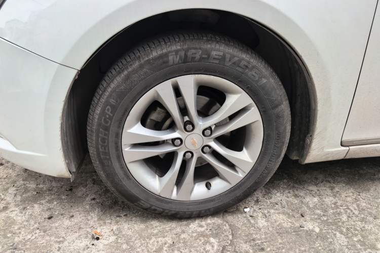 Used Chevrolet Cruze 2015 1.5L Classic SE AT Left Front Wheel Hub