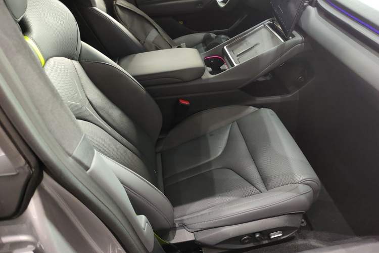 Used XPeng P7 2025 Model—820 Ultra Long Range Ultra
