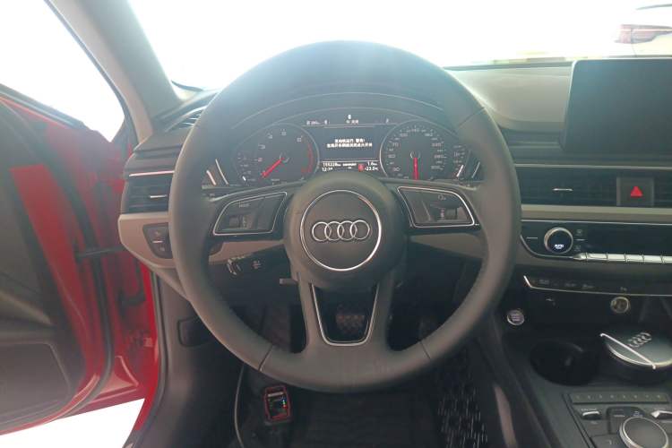 Used Audi A4L 2018 30th Anniversary Edition 40 TFSI Trendy Model Steering Wheel