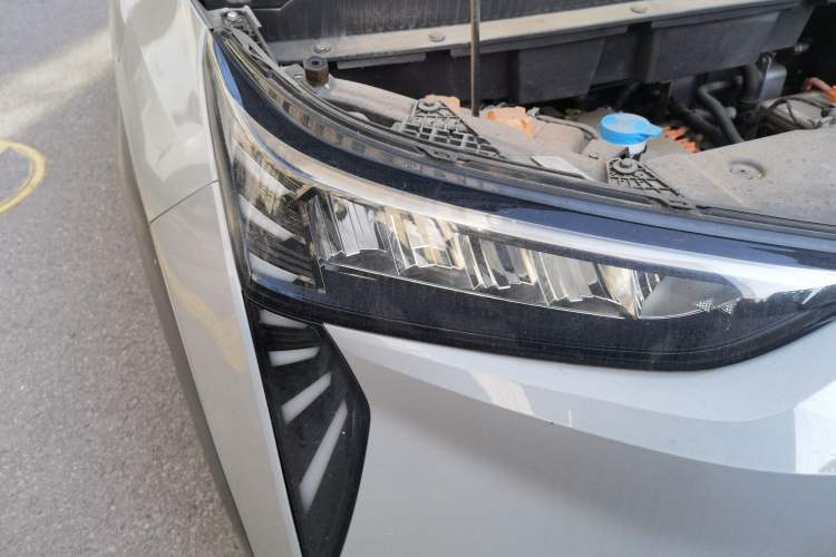 Used AION Y 2022 70 Intelligent Edition Lithium Iron Phosphate Right Front Headlight