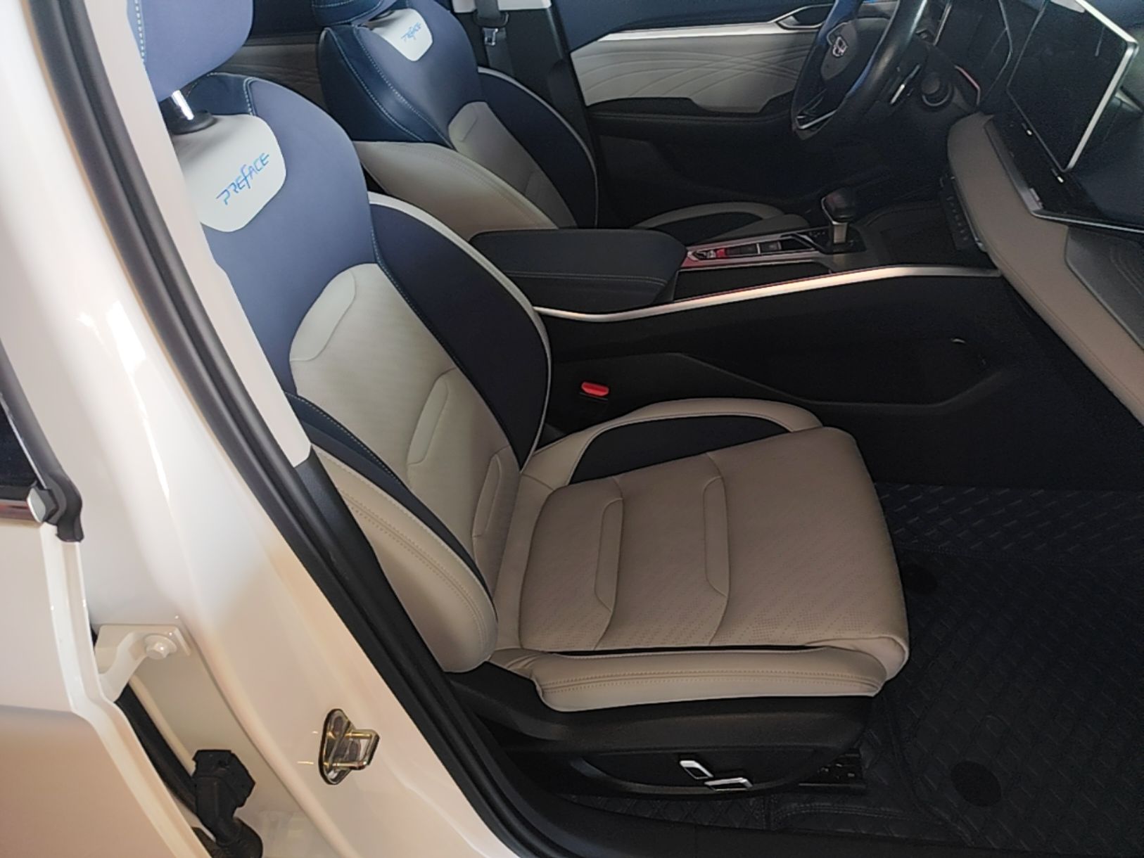 Geely Auto Preface 2023 2.0TD Prestige Version — снимка 19