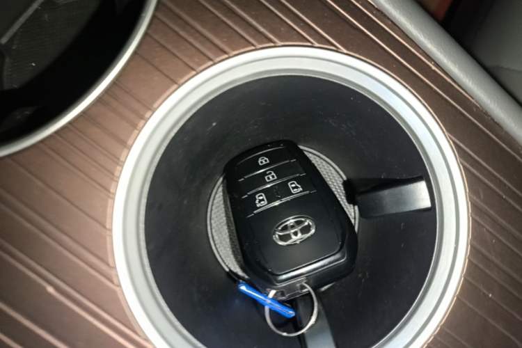 Used Toyota Granvia 2024 2.5L Hybrid Comfort Edition