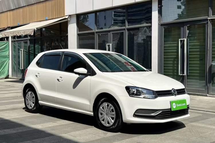 Used Volkswagen Polo 2016 1.4L Automatic Trendy Model Front Right 45 Deg