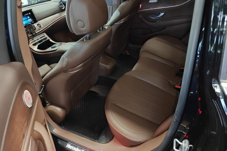 Used Mercedes-Benz E-Class 2023 Facelift E 260 L
