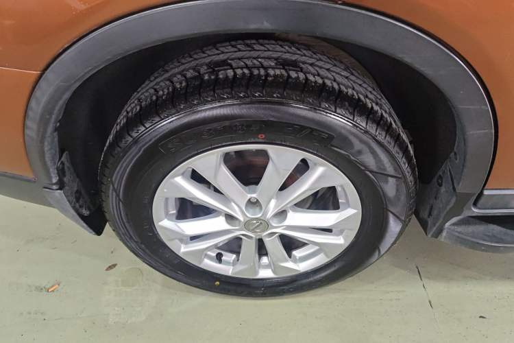 Used Nissan X-Trail 2015 2.0L CVT Comfort MAX Edition 2WD Right Rear Wheel Hub