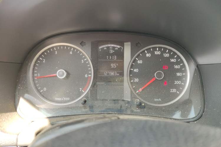 Used Volkswagen Lavida 2013 Classic 1.6L Manual Fashion Edition
