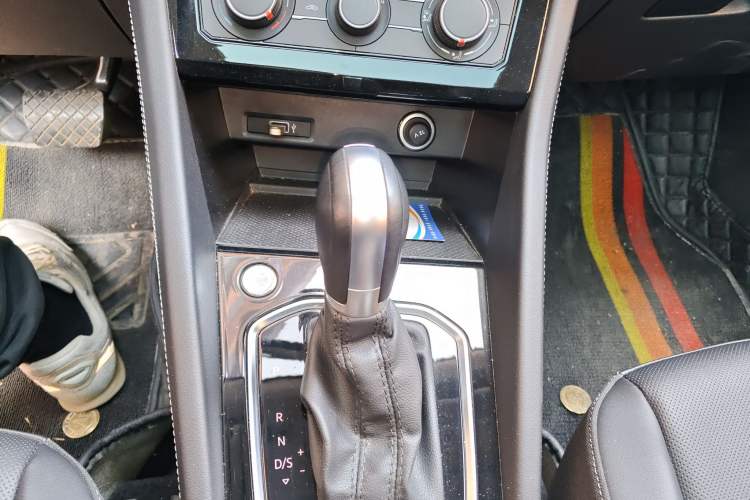 Used Jetta VS7 2022 280TSI Automatic High-Gloss Enjoyment Edition Gear Lever