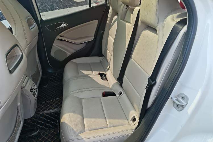 Used Mercedes-Benz GLA 2015 GLA 220 4MATIC Fashion Model