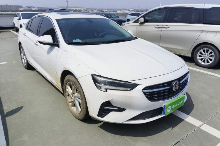 Used Buick Regal 2022 552T Smart Edition Front Right 45 Deg