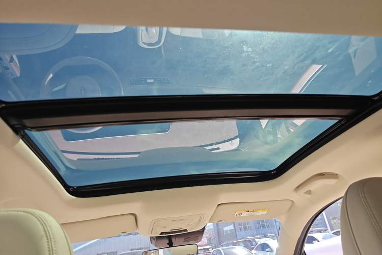 Used ORA Good Cat 2023 401 km Standard Range Prestige Version Lithium Iron Phosphate Headliner