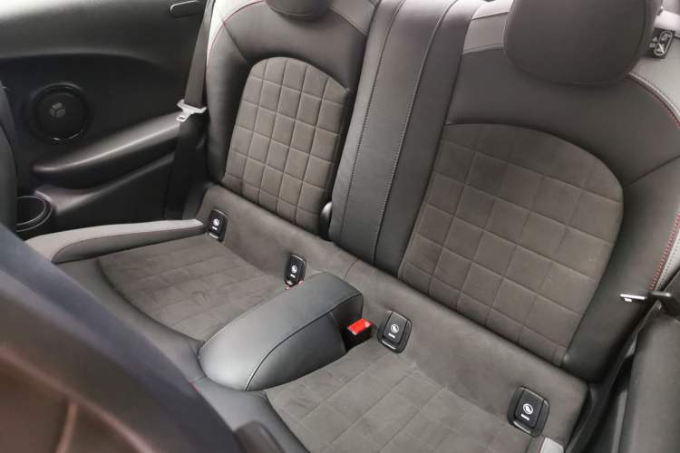 Used MINI JCW 2023 Facelift 2.0T JOHN COOPER WORKS ALL-IN Left Rear Seat