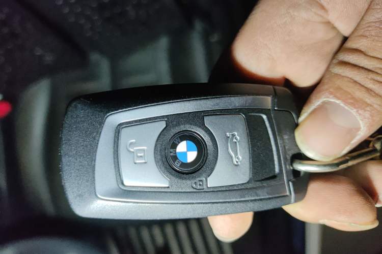 Used BMW 3 Series 2013 Facelifted 320Li Luxury Design Package
