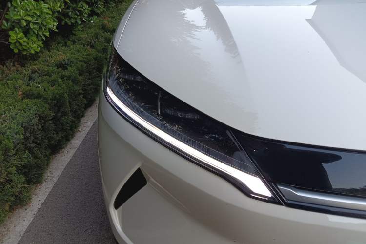 Used BYD Yuan UP 2025 Model 301KM Leading Version Right Front Headlight