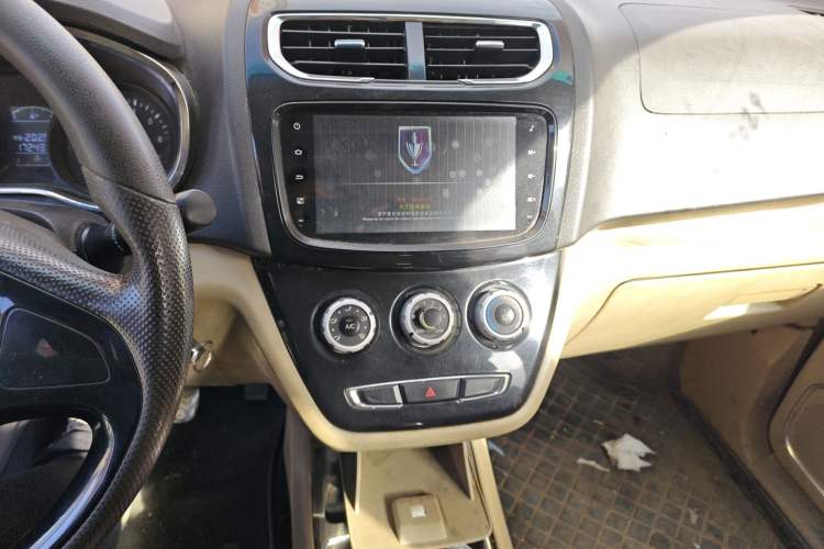 Used Jinbei 750 2015 1.5L Flagship Model