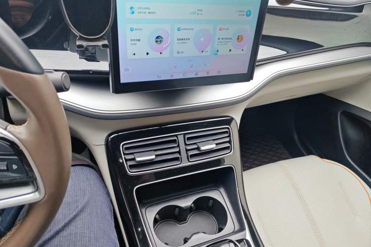 Used BYD Qin PLUS 2023 Champion Edition EV 510KM Leading Model Audio And AC Panel