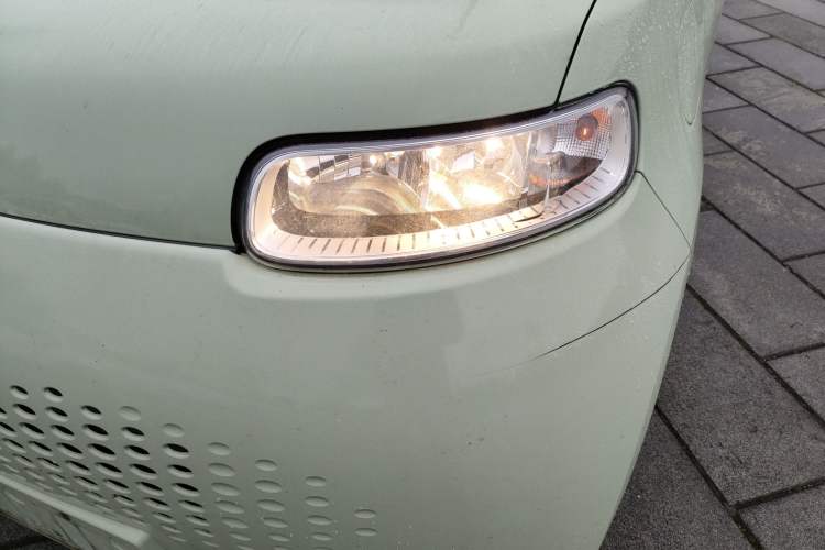 Used ORA White Cat 2022 Upgraded Model 305km Range Luxury Version Lithium-Ion Battery