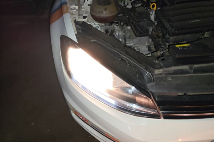 Used Volkswagen Golf 2018 1.6L Automatic Comfort Model Right Front Headlight