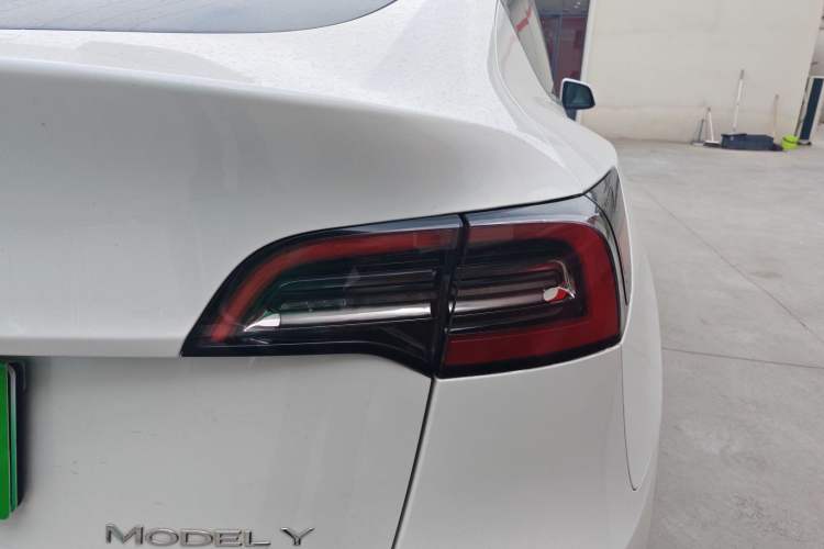 Used Tesla Model Y 2022 Rear-Wheel-Drive Version
