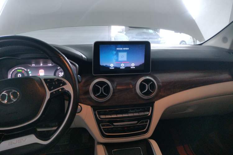 Used BAIC Beijing EU5 2018 R500 Smart Wind Edition
