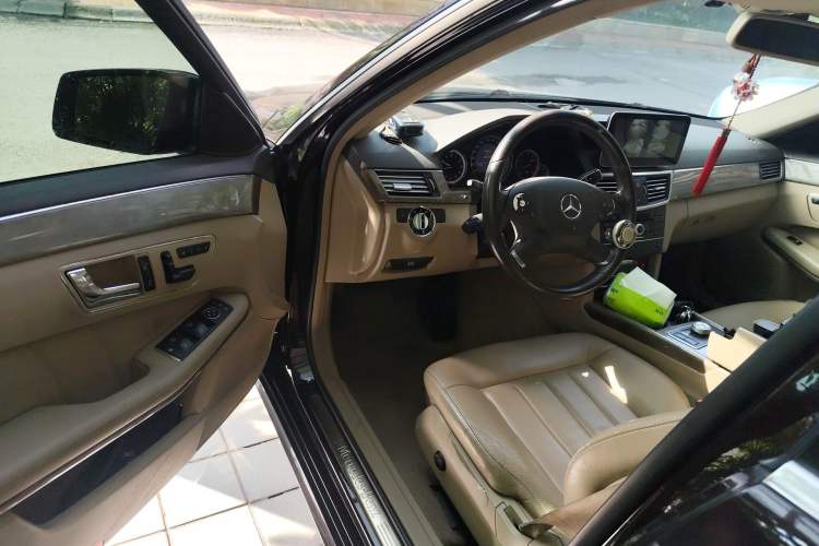 Used Mercedes-Benz E-Class 2009 E 300 Elegant Model