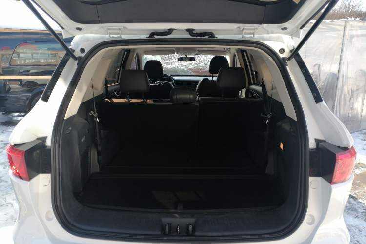 Used Sinotruk VGV U70 2020 1.5T Automatic Smart Enjoyment Elite Version 7 Seats