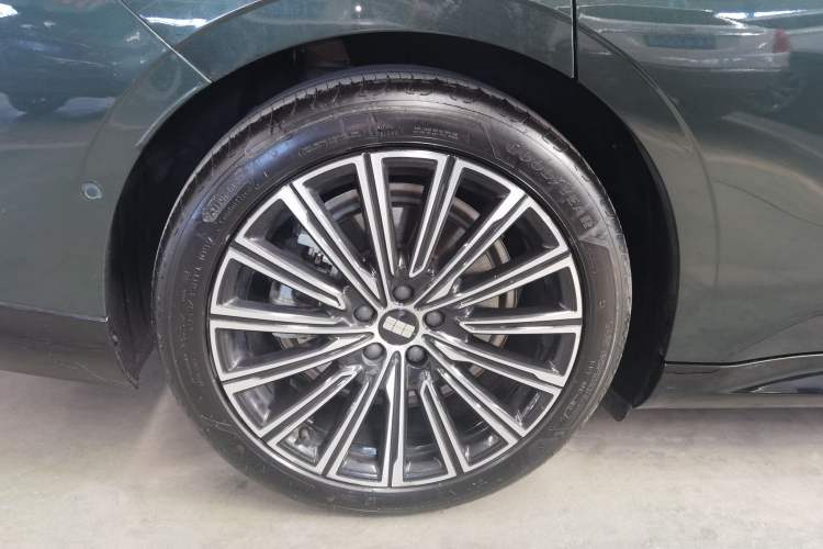 Used Geely Galaxy 8 2025 130km EM-P Starship Edition
