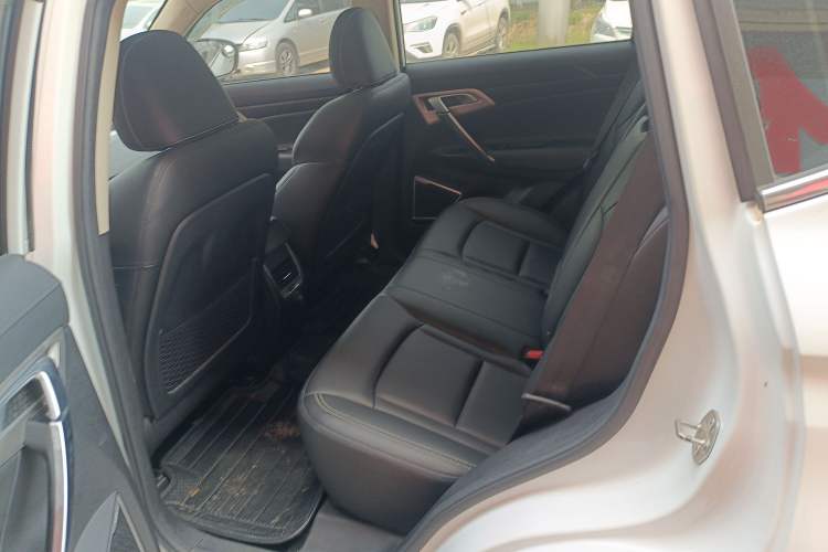 Used Geely Auto Emgrand X7 Sport 2016 1.8TD Automatic Smart Connectivity Version Left Rear Seat