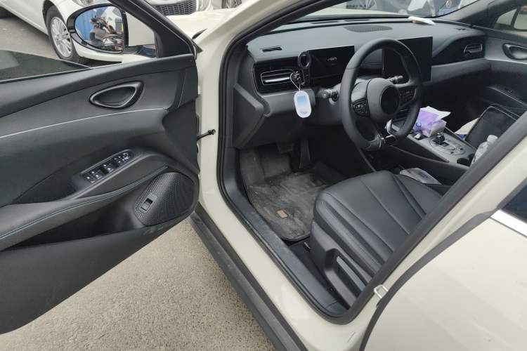 Used BYD Seal 06 New Energy 2025 DM-i Smart Drive 80KM Luxury Model Driver Seat