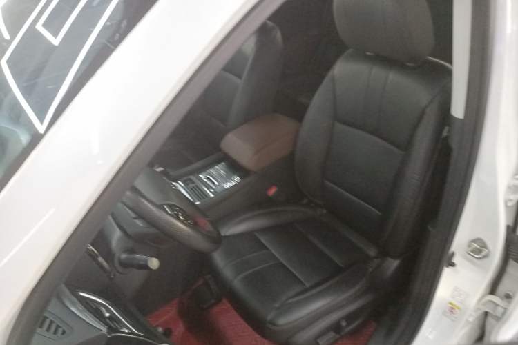 Used GAC Trumpchi GS7 2017 280T Two-Wheel Drive Luxury Model