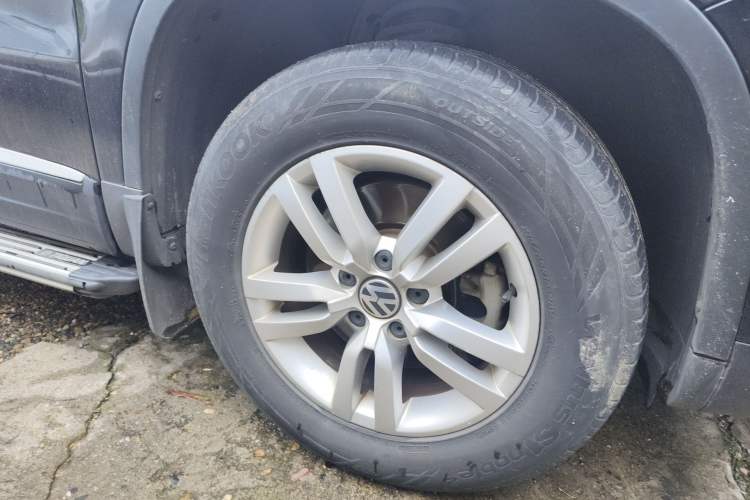 Used Volkswagen Tiguan 2015 1.8TSI Automatic Two-Wheel Drive Trend Edition Right Front Wheel Hub