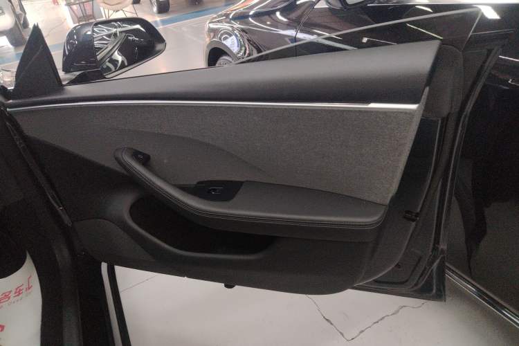 Used Tesla Model 3 2023 Rear-Wheel-Drive Version
