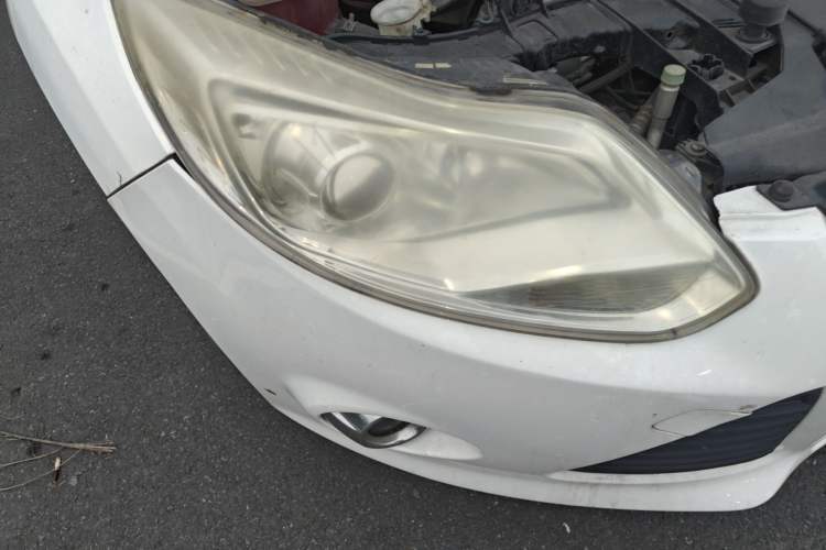 Used Ford Focus 2012 Sedan 1.6L Manual Fashion Edition Right Front Headlight