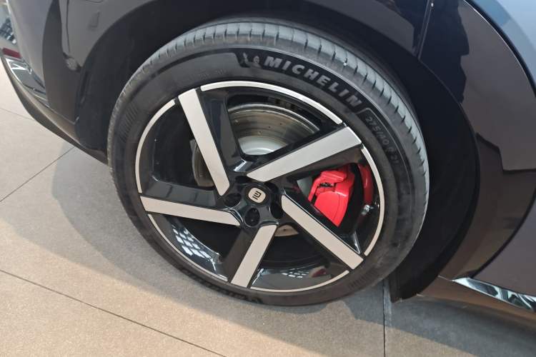 Used Xiaomi Auto YU7 2025 Ultra-Long Range High-Performance All-Wheel-Drive Max Edition