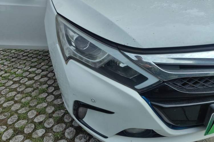 Used BYD Qin New Energy 2014 1.5T Flagship Model Right Front Headlight