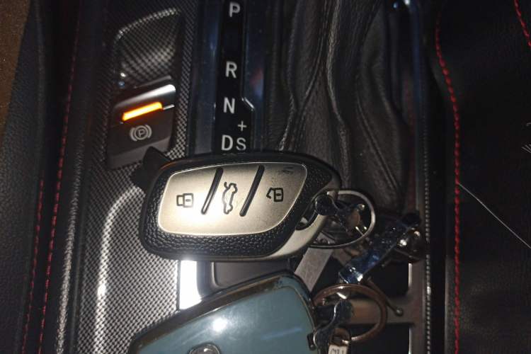 Used CHANGAN CS55 2017 1.5T Automatic Colorful Edition Gear Lever