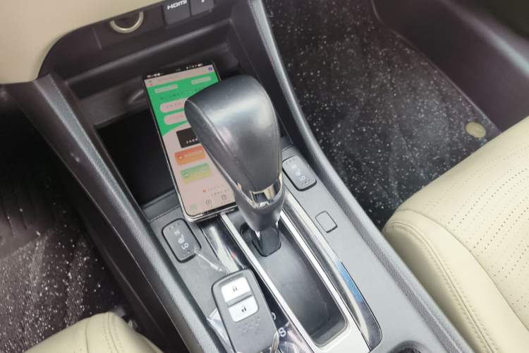 Used Honda Jade 2013 1.8L CVT Luxury Edition 5 seats Gear Lever